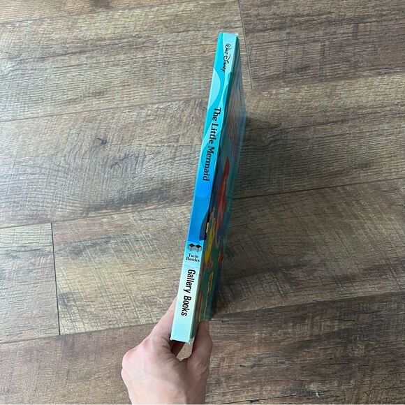 1989 Little Mermaid - Disney Book , Pre-Owned Hardcover - Picture 10 of 13